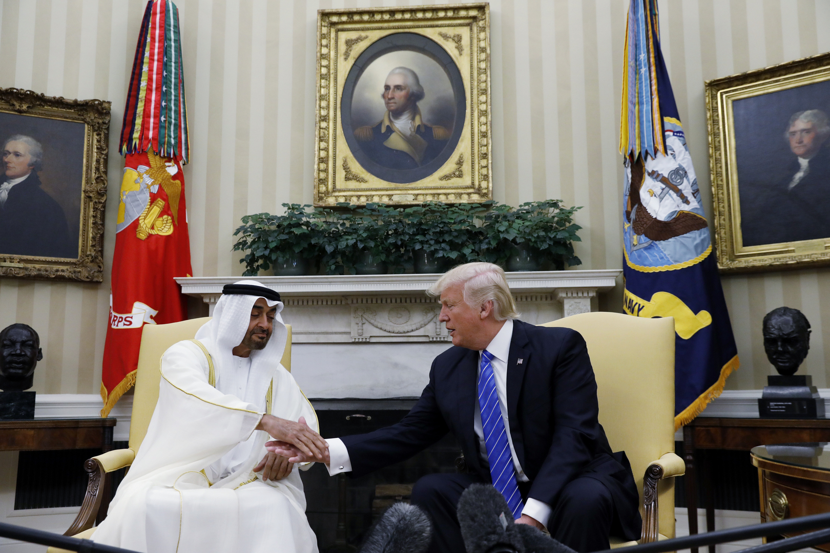 البيت الأبيض: ترامب يهنئ ولي عهد أبوظبي بالتقدم في تطبيق 