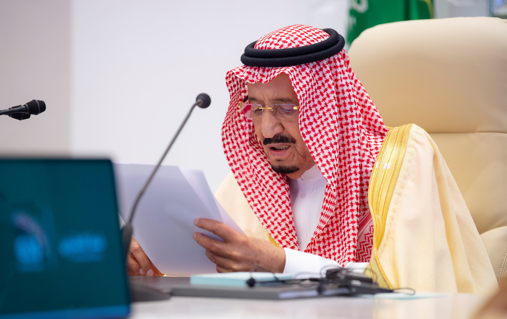 الملك السعودي يأمر بترقية 318 عضوا من النيابة العامة