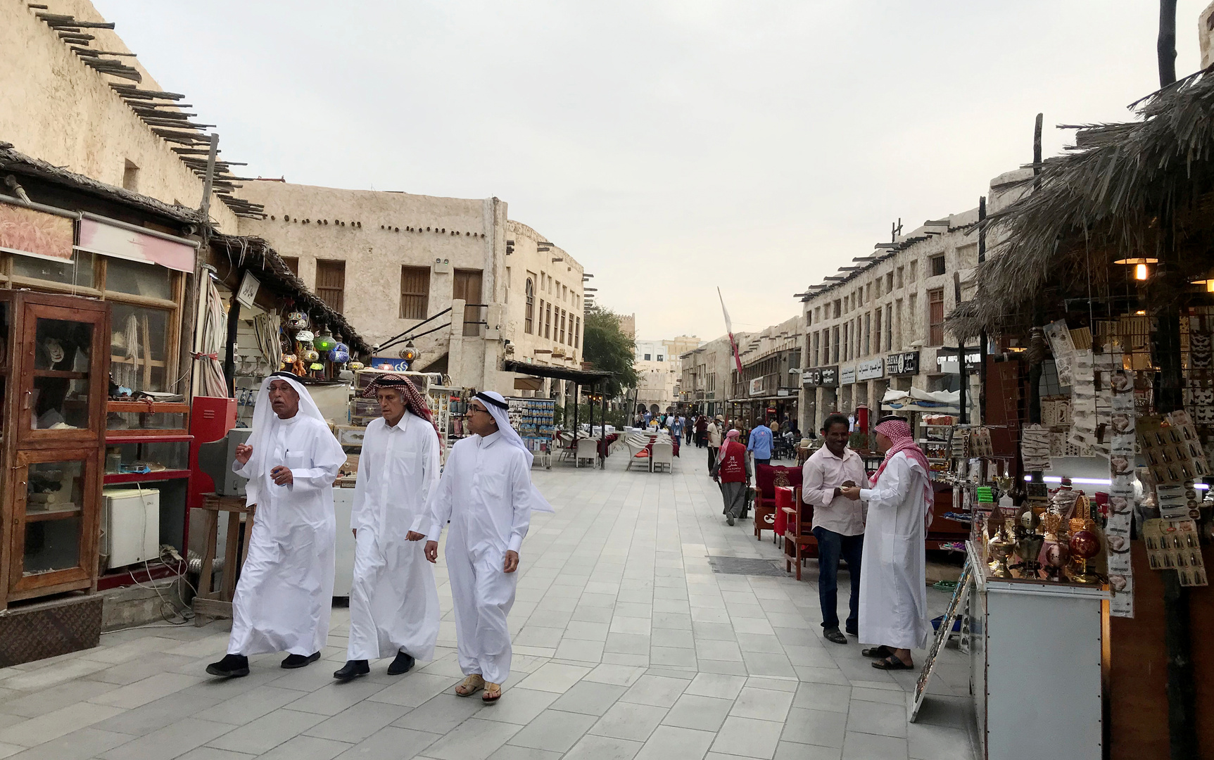 قطر وسلطنة عمان تتسلمان أول شحنة من لقاح ضد كورونا هذا الأسبوع