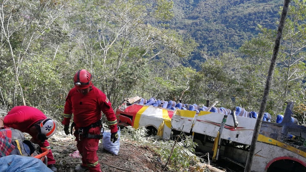 مصرع 12 شخصا في بوليفيا بحادث سقوط حافلة في هاوية