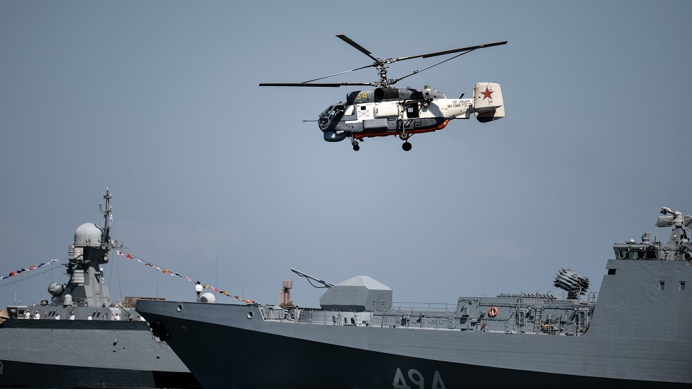 روسيا تدعم أسطول بحر قزوين بالطائرات والمروحيات