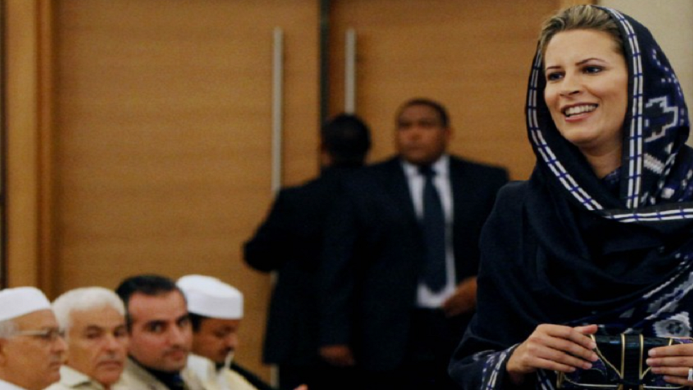 رسالة عائشة القذافي إلى الجزائر تثير جدلا