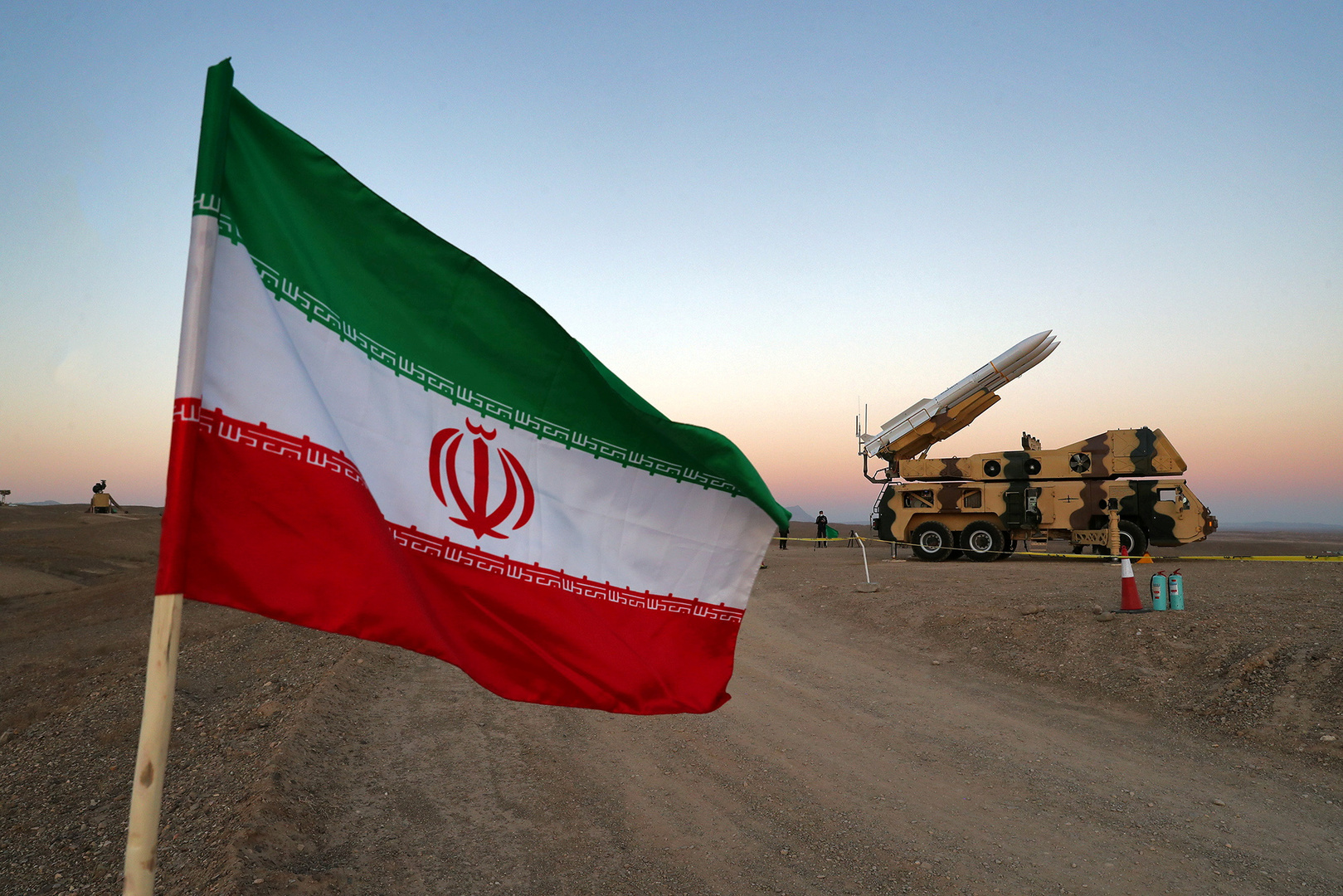 القبس الكويتية: الحرس الثوري الإيراني ينقل صواريخ وطائرات مسيرة إلى العراق