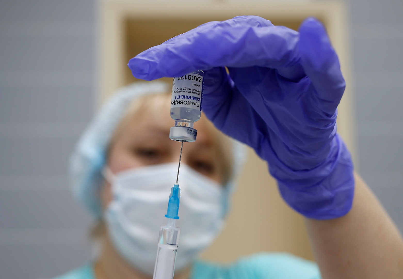 موسكو تبدأ حملة تطعيم ضد كورونا للمواطنين الذين تفوق أعمارهم 60 عاما