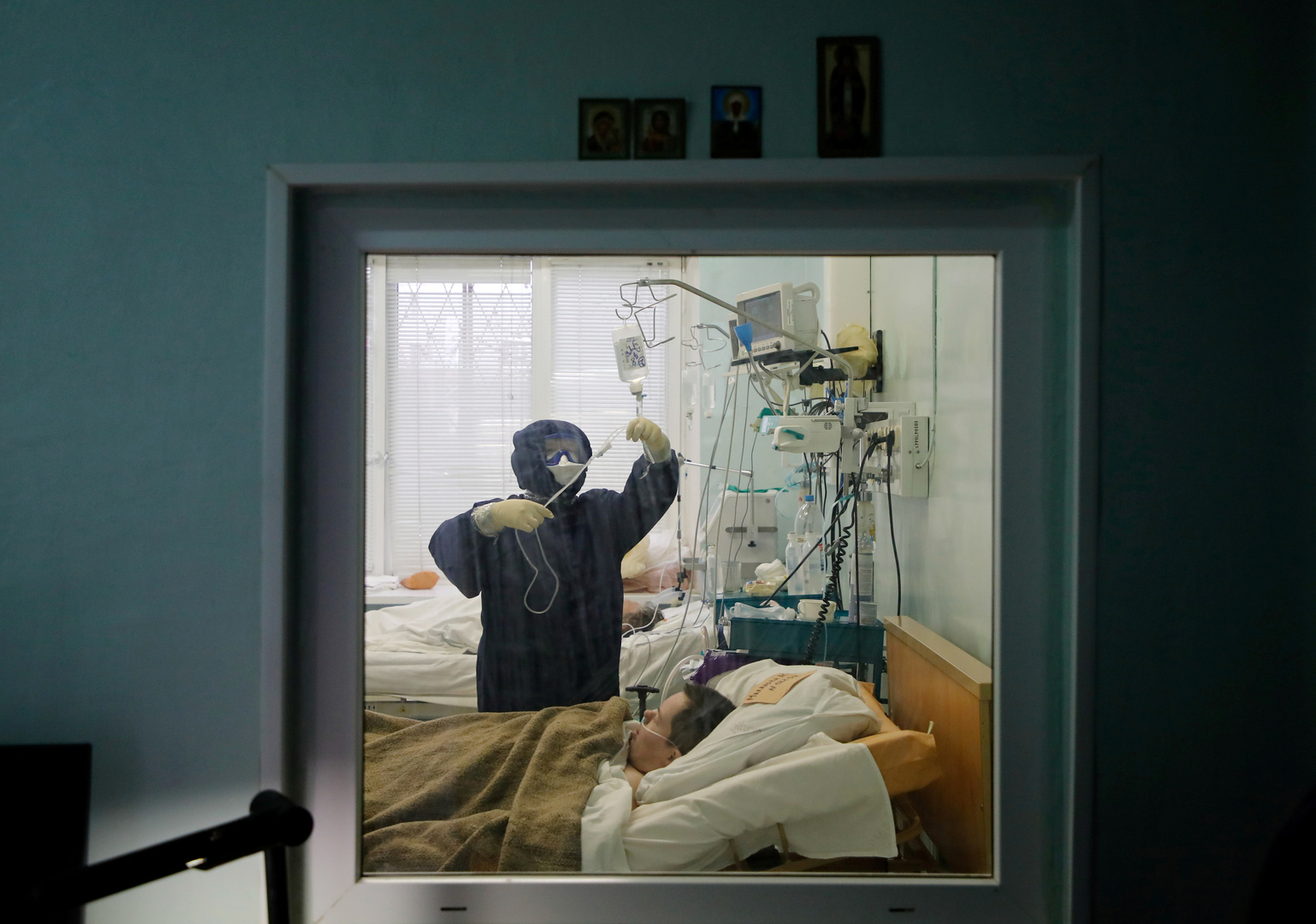 روسيا تسجل أدنى حصيلة إصابات بفيروس كورونا على أساس يومي منذ نحو أسبوعين