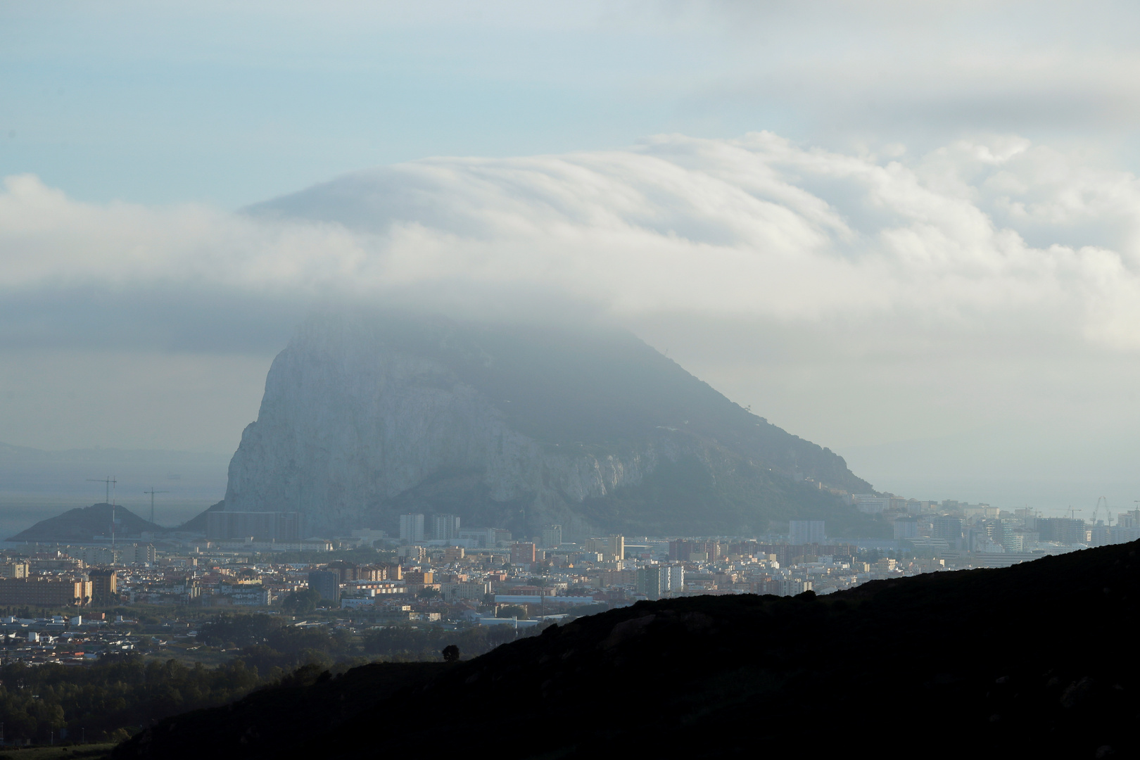 بريطانيا وإسبانيا تتوصلان لاتفاق مبدئي بشأن وضع جبل طارق بعد 
