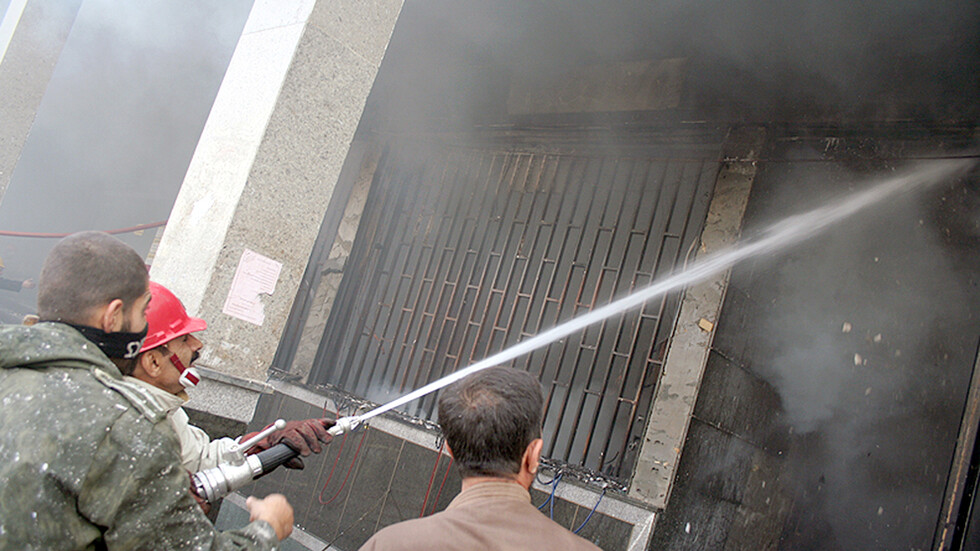 بالفيديو.. إصابات بانفجار للغاز في مجمع سكني بمدينة الأهواز بإيران