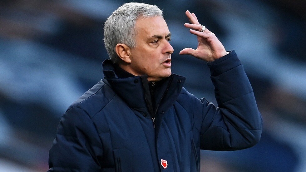 مورينيو: قرار تأجيل مباراة توتنهام وفولهام افتقر إلى الاحترافية