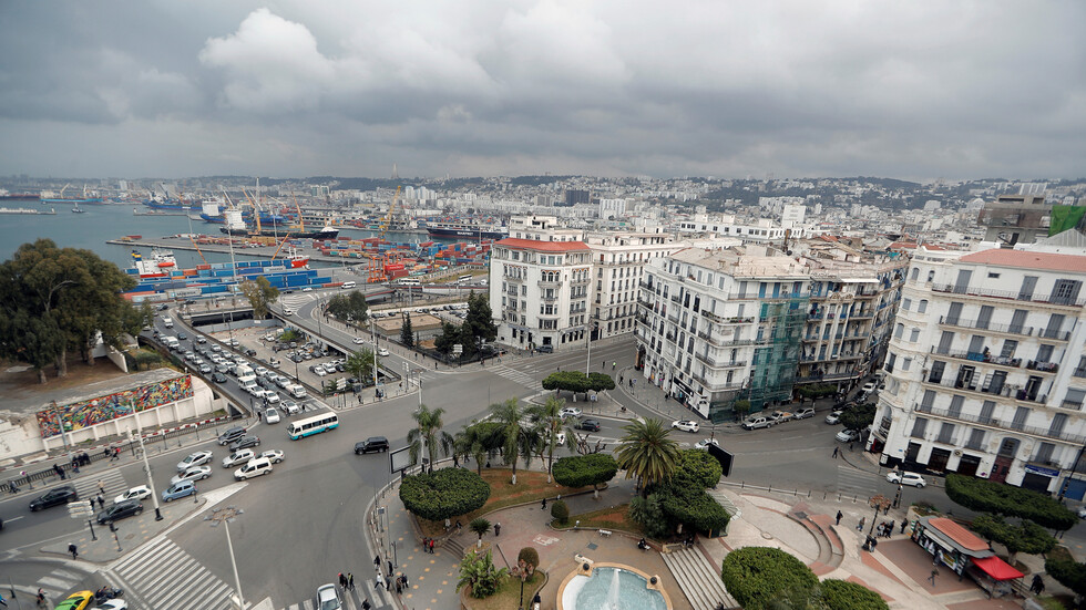 وفاة عميد الأغنية البدوية الجزائرية