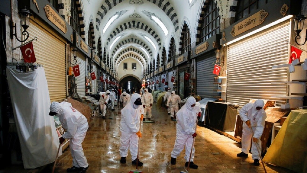 تركيا.. 212 وفاة جديدة بكورونا مع بدء حظر التجول