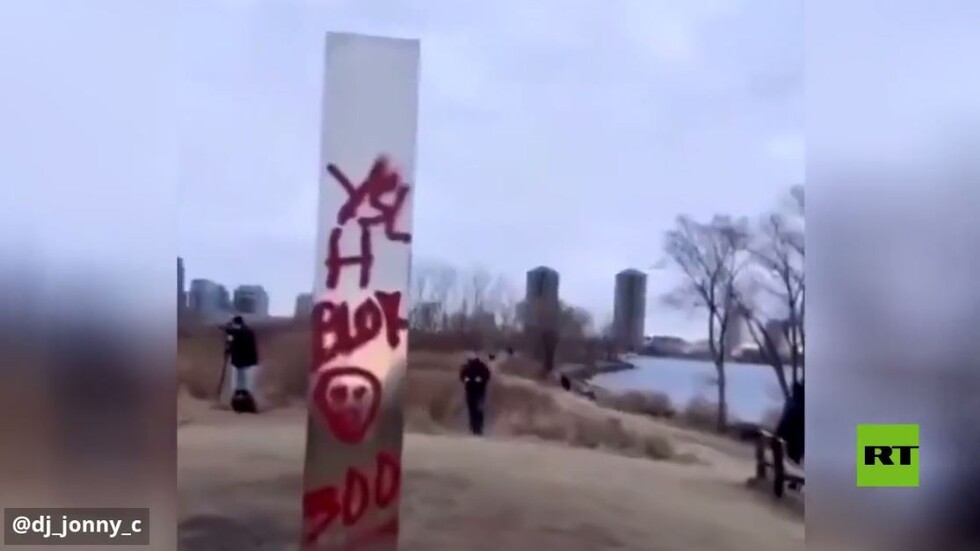 بالفيديو.. تشويه هيكل معدني قبل مضي أربع وعشرين ساعة على ظهوره في تورونتو