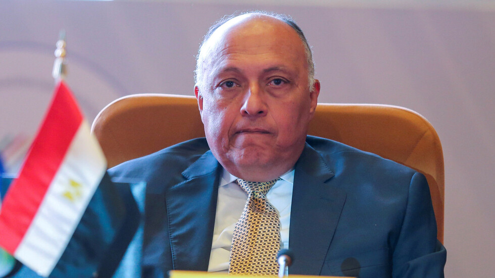 وزير الخارجية المصري يتوجه إلى السعودية لحضور القمة الخليجية