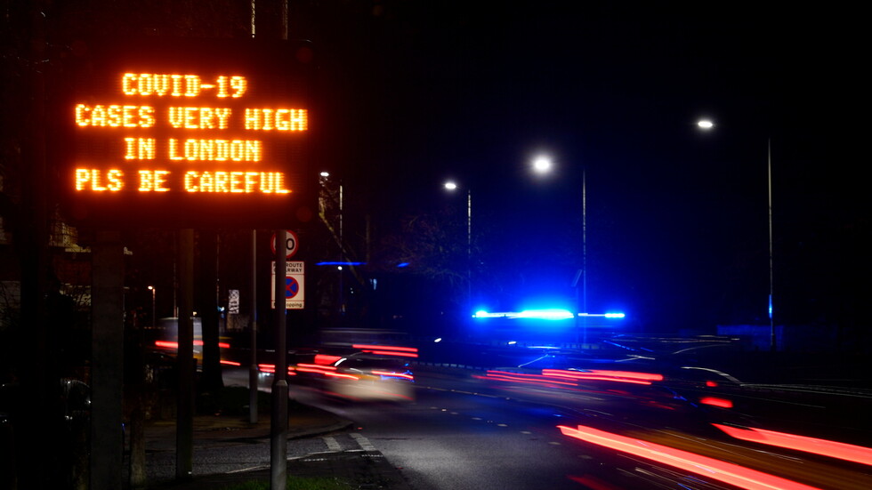 بريطانيا.. إصابات كورونا اليومية تتجاوز الـ60 ألفا