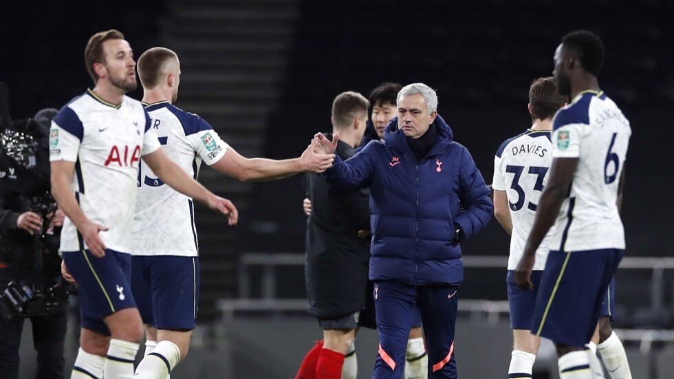 مورينيو يحقق إنجازا تاريخيا بعد قيادة توتنهام لنهائي كأس رابطة المحترفين (فيديو)