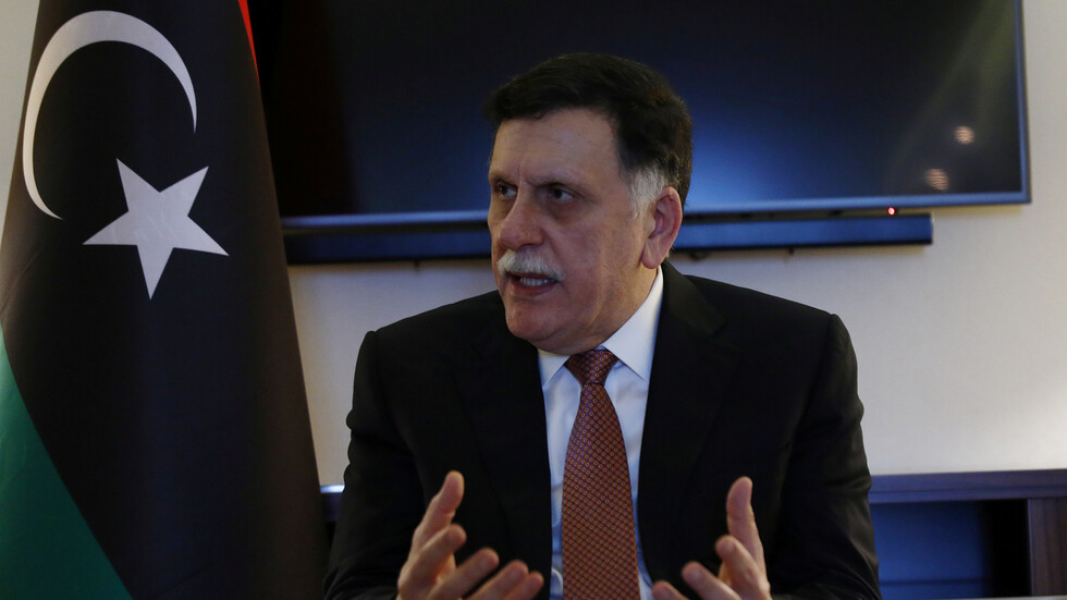 السراج تعليقا على المصالحة الخليجية: نأمل بأن تساهم في إنهاء التدخلات السلبية في ليبيا