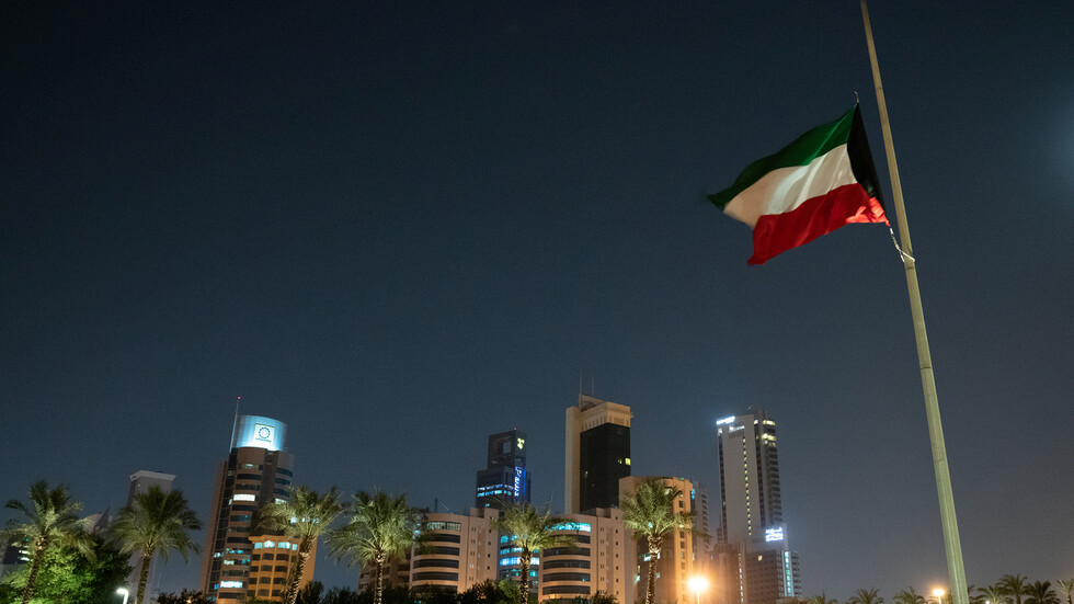 النيابة العامة الكويتية تطلب رفع السرية المصرفية عن 13 شخصا من بينهم نجل مسؤول رفيع سابق