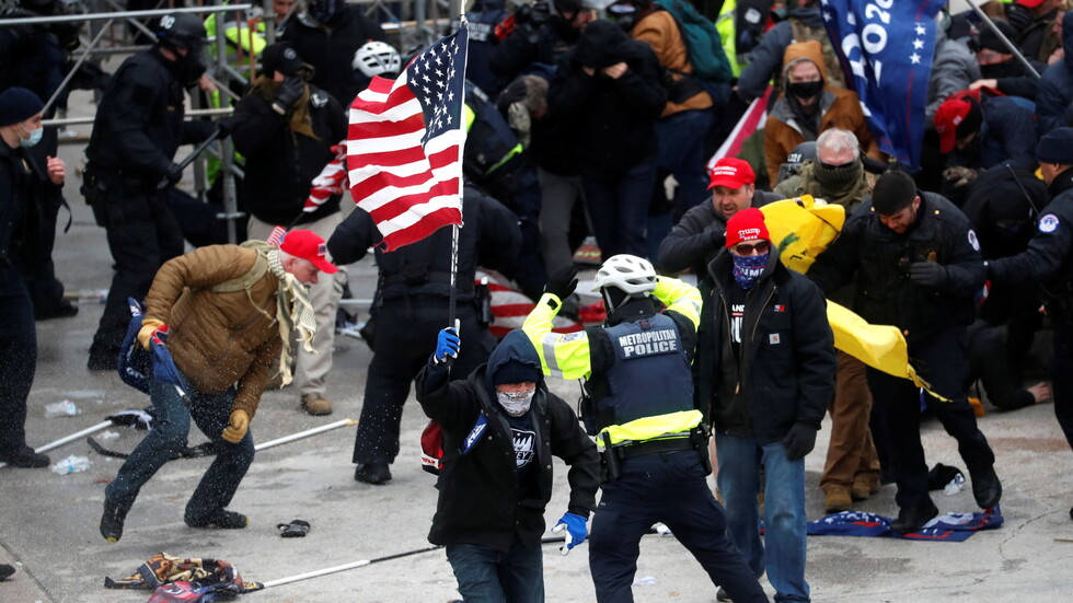 مقتل 4 أشخاص واعتقال 52 آخرين جراء الاحتجاجات في العاصمة الأمريكية واشنطن