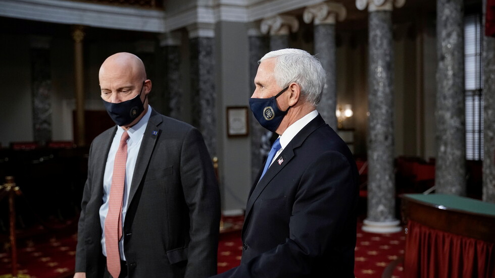 مساعد بنس يتهم ترامب بمنعه من دخول البيت الأبيض!