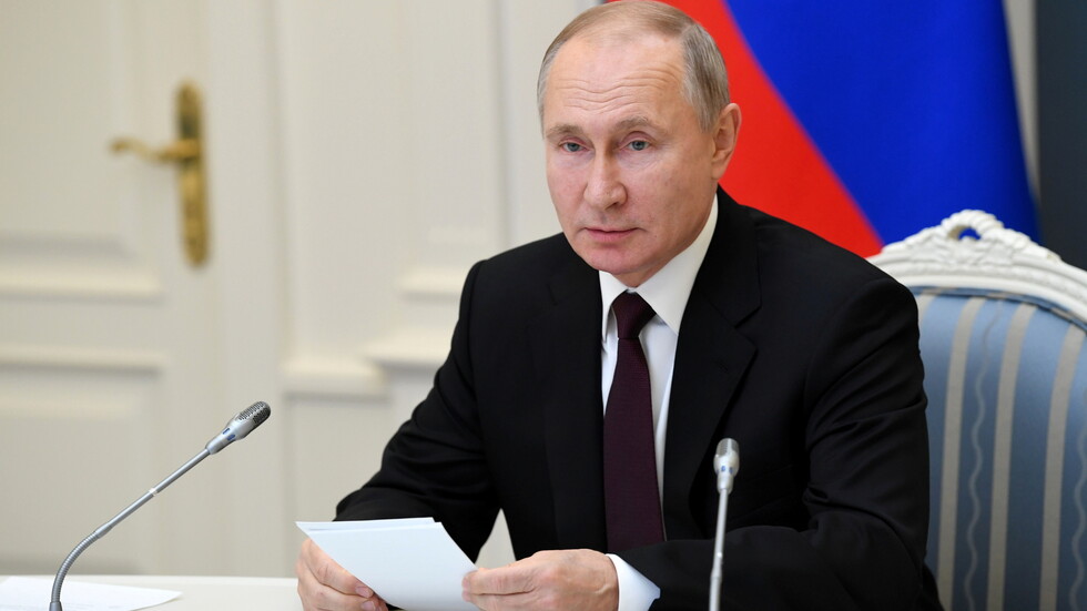 بوتين يهنئ الروس بعيد الميلاد