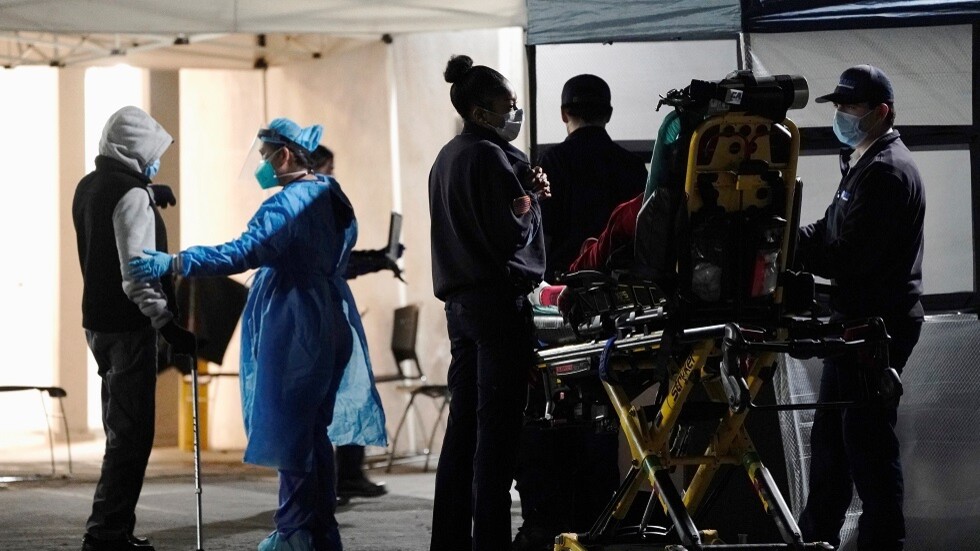 الولايات المتحدة تسجل أعلى حصيلة وفيات يومية بكورونا منذ بدء الجائحة