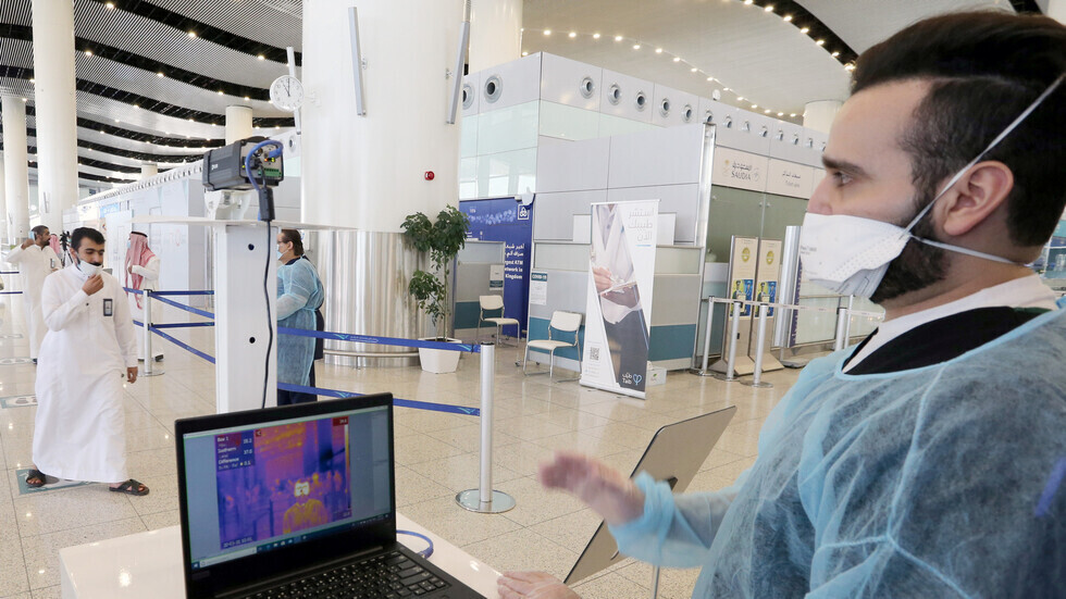 السعودية تعلن رصد 10 إصابات بسلالة كورونا المتحورة