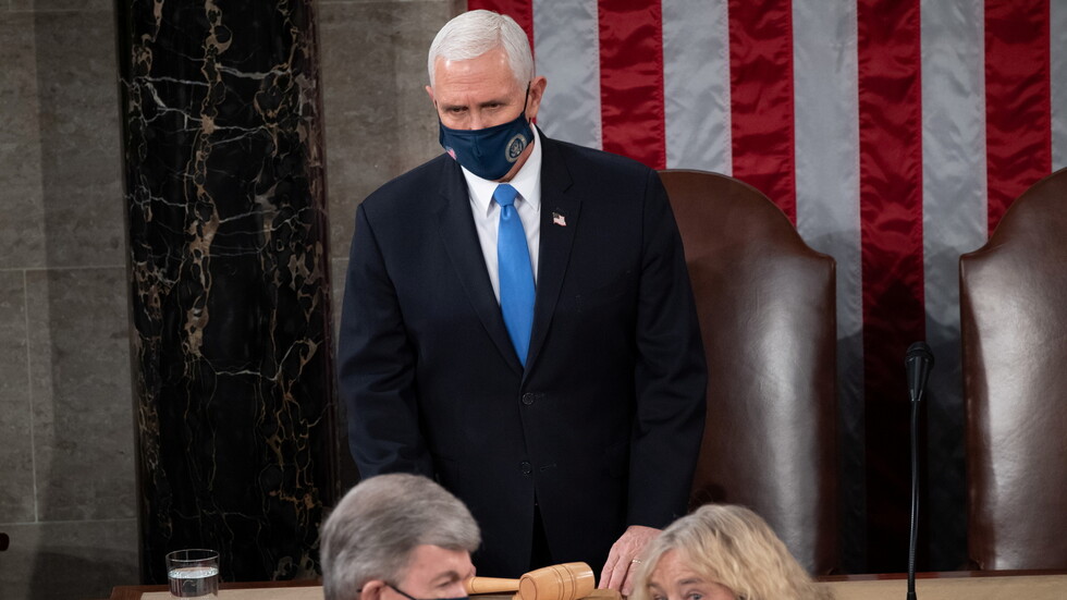 وسائل إعلام: بينس عارض تفعيل تعديل دستوري يتيح عزل ترامب