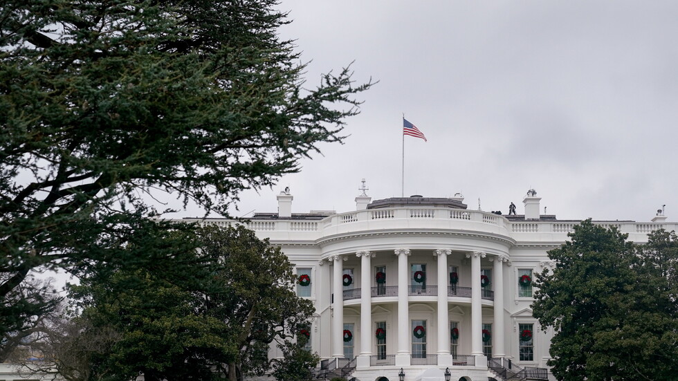 إقالة مسؤول بوزارة الخارجية الأمريكية مختص بالشأن الإيراني دعا إلى رحيل ترامب