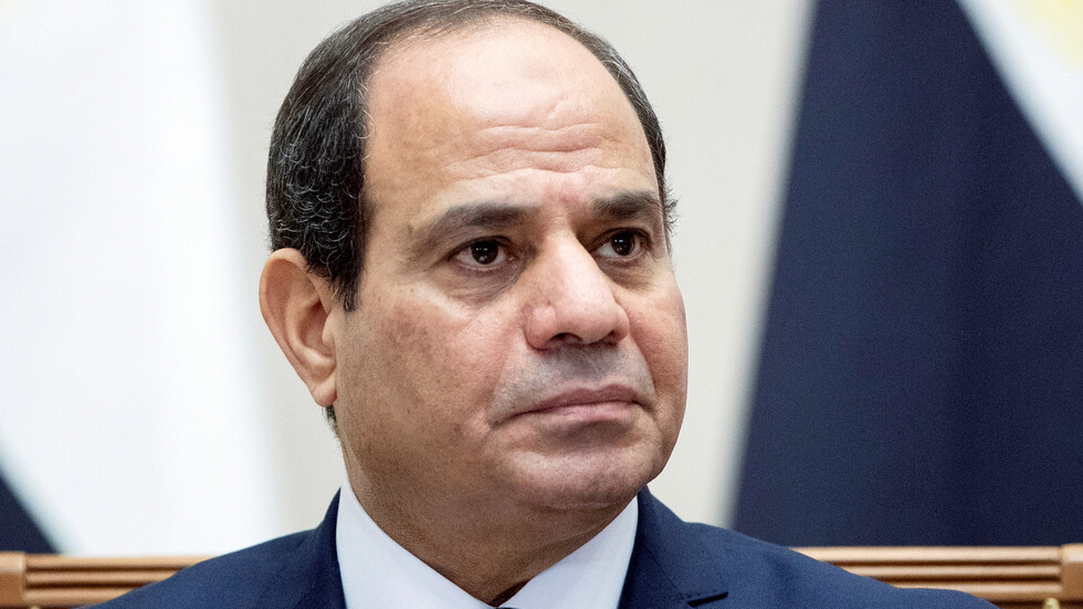 السيسي يعين 28 نائبا ويدعو البرلمان للانعقاد الثلاثاء المقبل