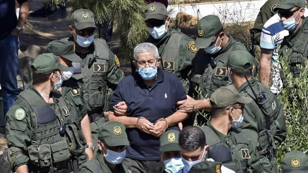 أويحيى: تلقيت سبائك ذهب من أمراء خليجيين وبعتها في السوق السوداء