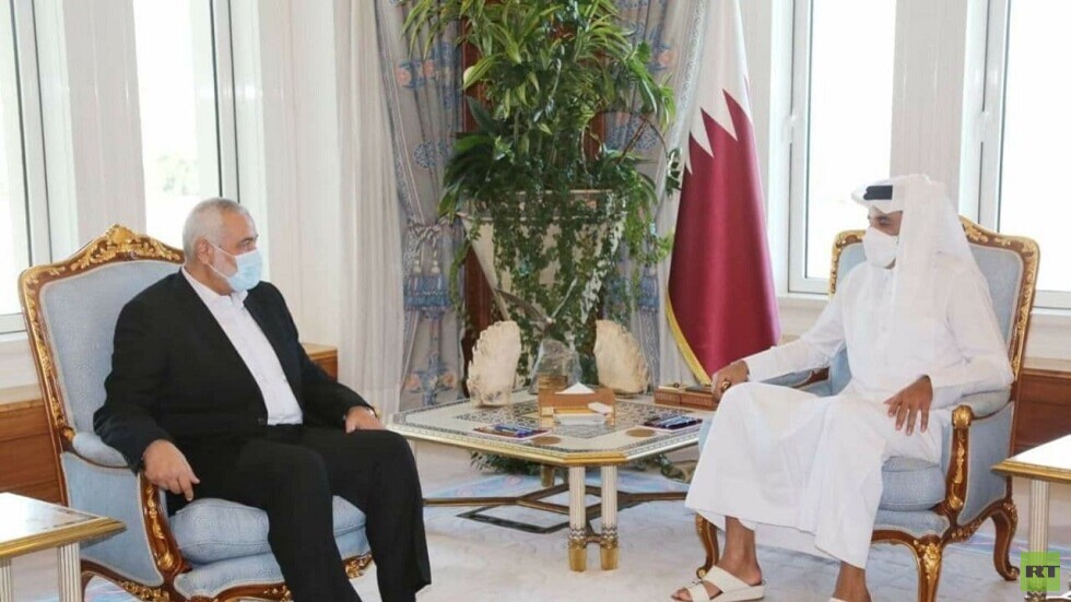 وفد من "حماس" برئاسة هنية يلتقي أمير قطر ويهنئه بالمصالحة الخليجية