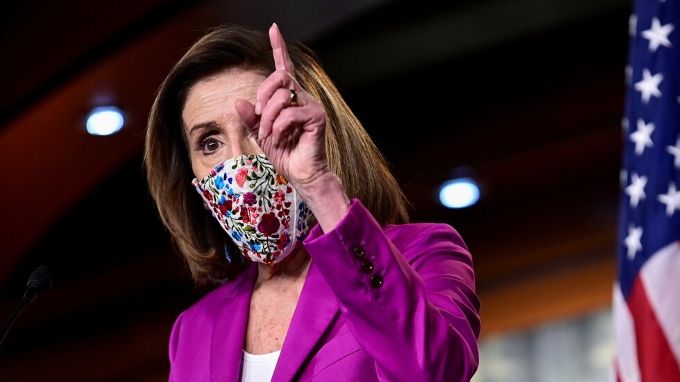 بيلوسي: ترامب يشكل تهديدا للديمقراطية ومجلس النواب سيصوت على دعوة بينس لعزله