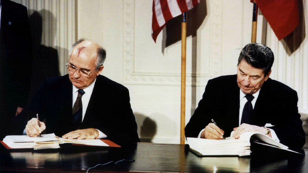 غورباتشوف يقدم اقتراحا لروسيا والولايات المتحدة