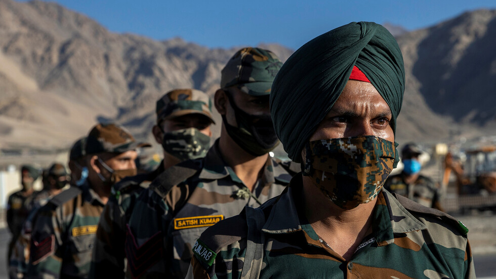 الهند تعيد إلى الصين جنديها المفقود منذ 4 أيام في شرق لاداخ الحدودية وبكين تثمن التعاون