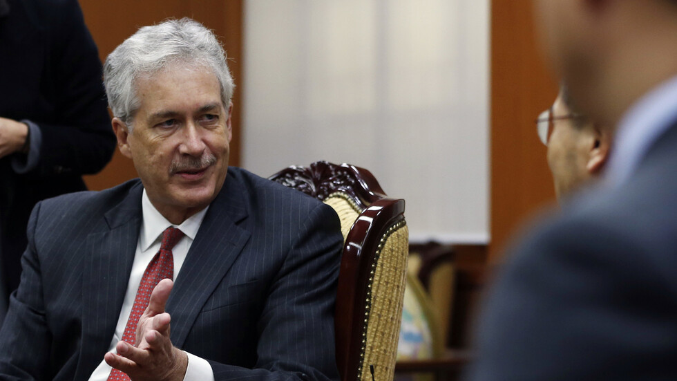 بايدن يرشح السفير الأمريكي الأسبق في موسكو مديرا لـ CIA