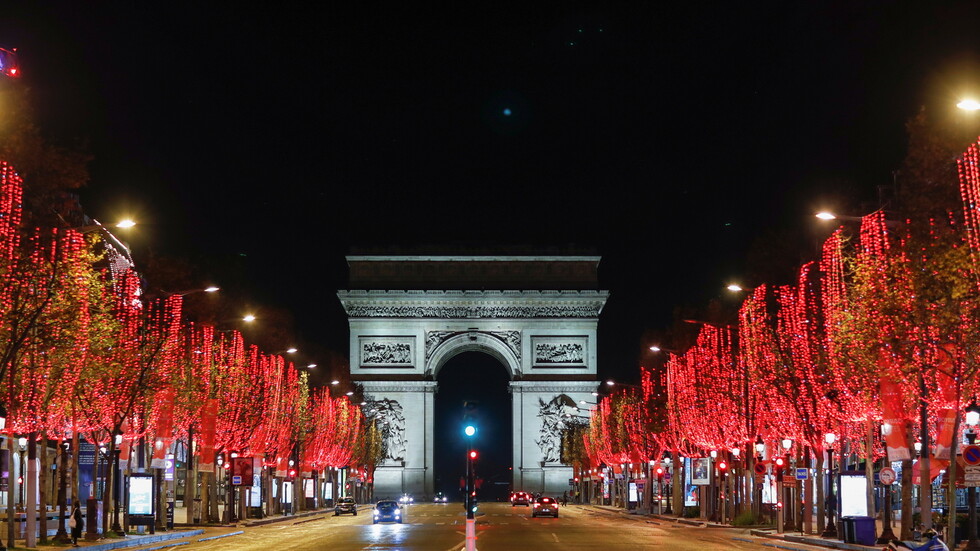 باريس توافق على تحويل شارع الشانزليزيه إلى "حديقة استثنائية"