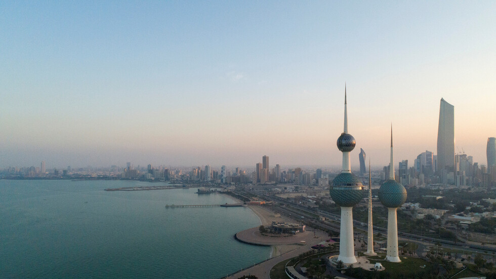 وزراء الحكومة الكويتية يقدمون استقالاتهم إلى رئيس الوزراء