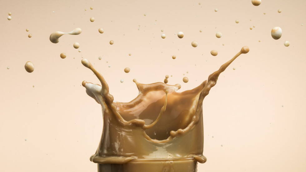 دراسة: الكافيين الموجود في القهوة يحفز نمو الشعر ويمنع تساقطه