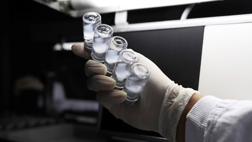 باحثون برازيليون: فاعلية لقاح كورونا الصيني بلغت 50.4%