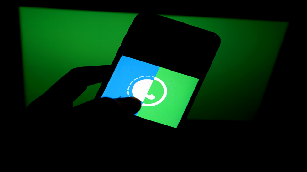 ما هو تطبيق Signal الذي يتخلى من أجله الكثيرون عن 