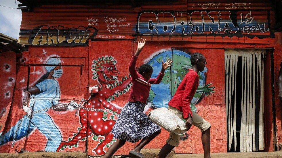 صحيفة: خبراء من كينيا يرجحون ظهور طفرة جديدة من كورونا في البلاد