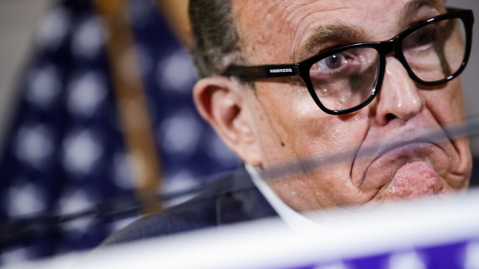 CNN: ترامب يطلب وقف دفع مستحقات رودي جولياني