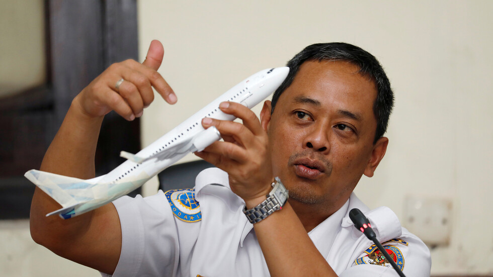 إندونيسيا.. محققون ينجحون بتنزيل مسجل بيانات الطائرة المنكوبة