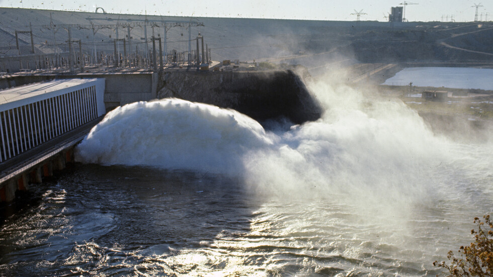 مصر تحتفل بالذكرى الـ 50 لبناء أكبر سدود القرن الماضي (صور)