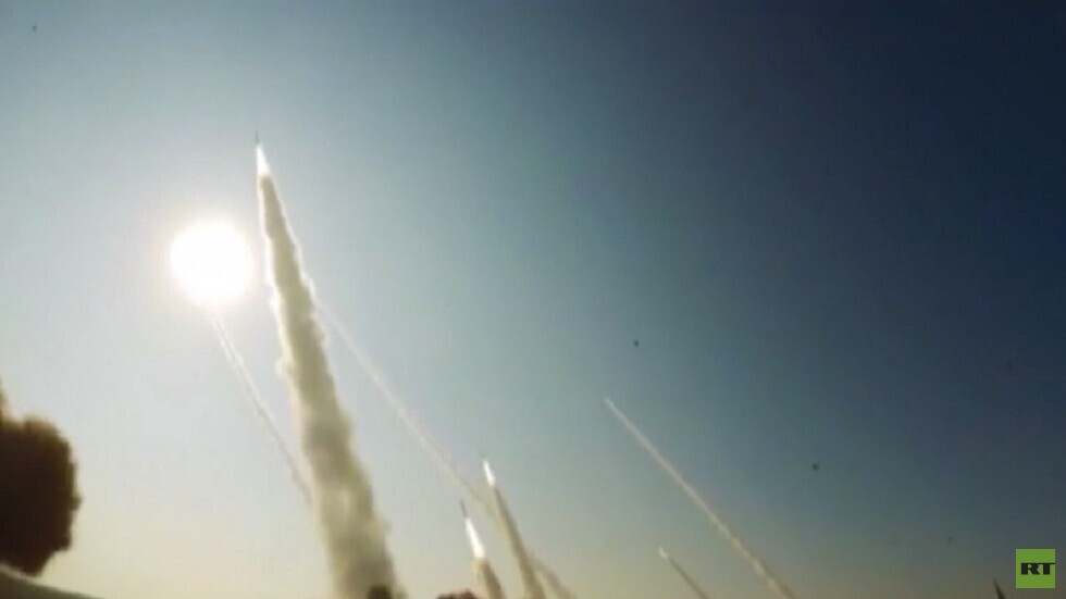 تدريبات إيرانية بالصواريخ الباليستية