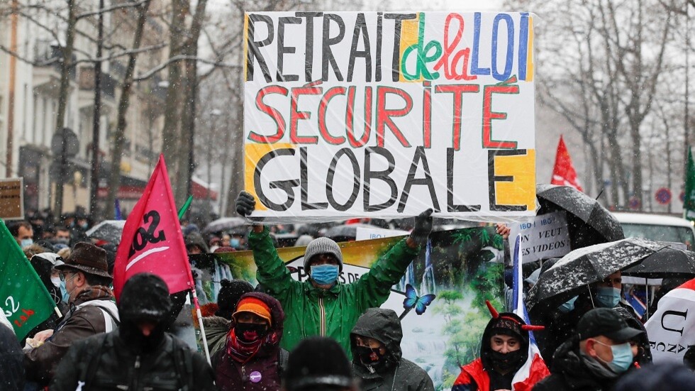 فرنسا.. مظاهرات منددة بقانون الأمن الشامل في 80 موقعا بالبلاد (صور + فيديو)