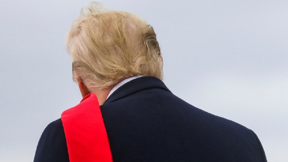 "نيويورك تايمز": تجارة "العفو" مقابل مبالغ خيالية تزدهر في أيام ترامب الأخيرة