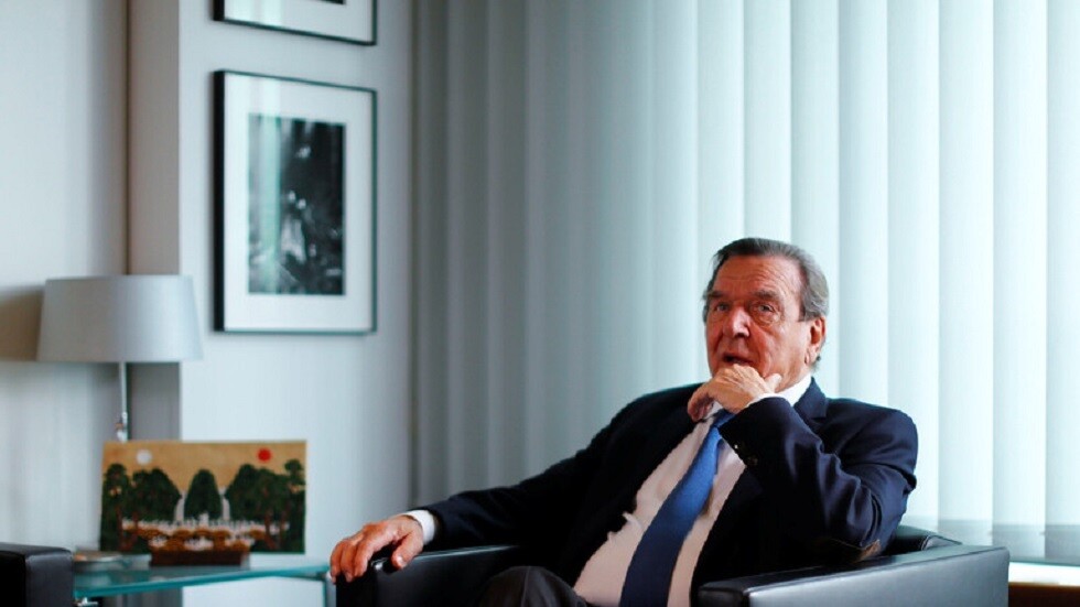 القرم لشرودر: نحن حاملة طائرات روسية لا تغرق