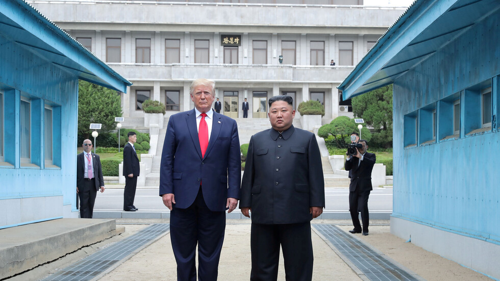 رئيس كوريا الجنوبية يدعو بايدن لاستكمال ما بدأه ترامب مع كيم