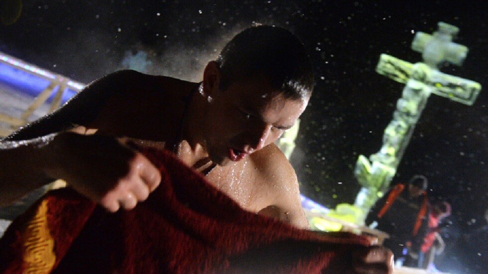 موسكو تشهد بردا غير مسبوق في ليلة عيد الغطاس