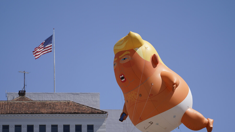 منطاد Trump Baby يدخل إلى متحف لندن